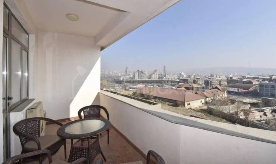 3 Սենյականոց Բնակարան, 120քմ, 3/11 հարկ, Դիզայներական Վերանորոգված, Կահավորված, Արևկող