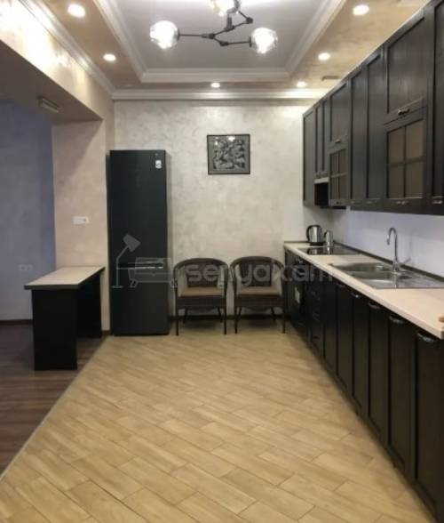 3 Սենյականոց Բնակարան, 120քմ, 3/11 հարկ, Դիզայներական Վերանորոգված, Կահավորված, Արևկող