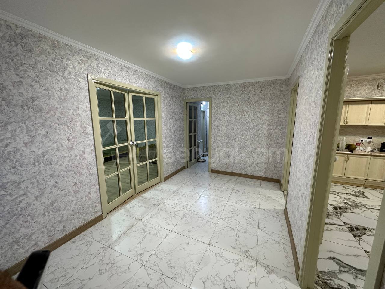 3 Սենյականոց Բնակարան Քարե Շենքում, 132քմ, 4/7 հարկ, Կապիտալ Վերանորոգված