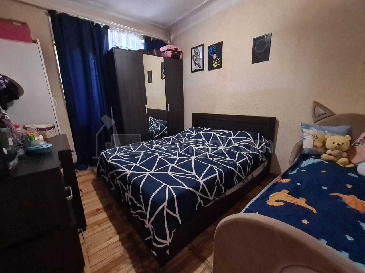 4 Սենյականոց Բնակարան Քարե Շենքում, 98քմ, 2/5 հարկ, Նորմալ Վիճակում