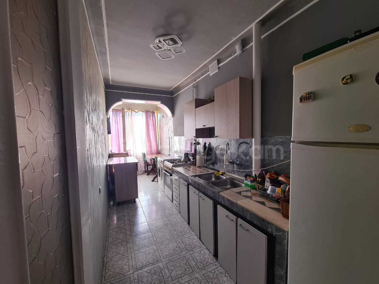 4 Սենյականոց Բնակարան Քարե Շենքում, 98քմ, 2/5 հարկ, Նորմալ Վիճակում