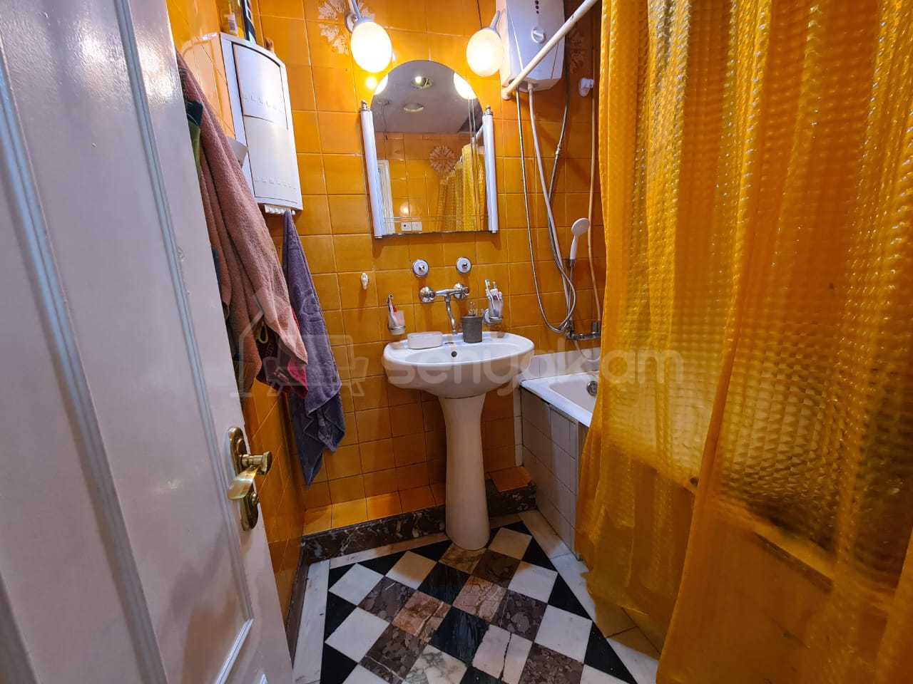 4 Սենյականոց Բնակարան Քարե Շենքում, 98քմ, 2/5 հարկ, Նորմալ Վիճակում