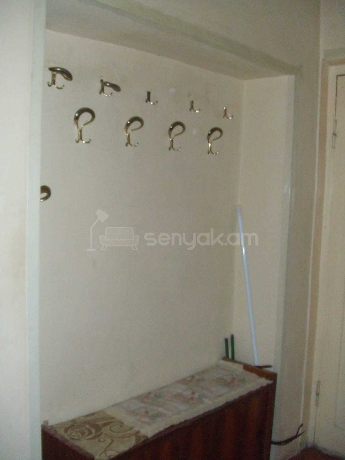 3 Սենյականոց Բնակարան Քարե Շենքում, 56քմ, 3/4 հարկ, Կոսմետիկ Վերանորոգված, Կահավորված, Արևկող