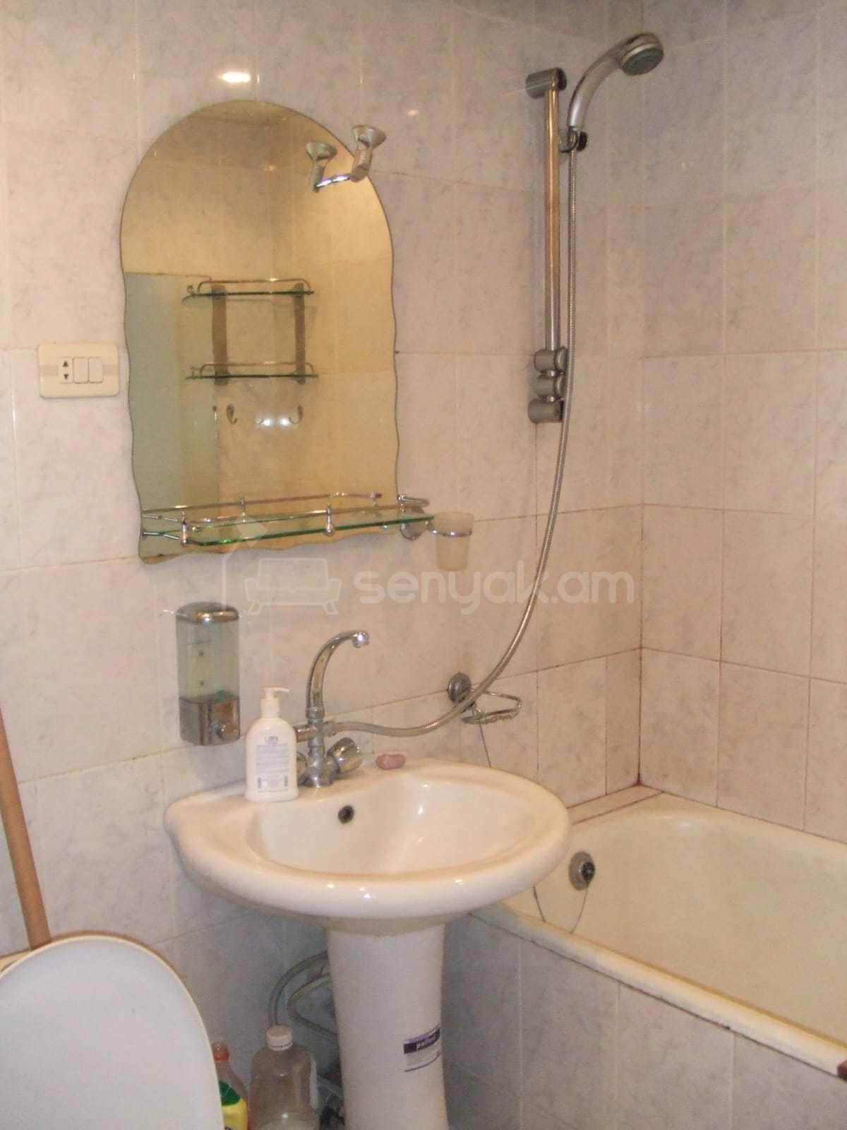 3 Սենյականոց Բնակարան Քարե Շենքում, 56քմ, 3/4 հարկ, Կոսմետիկ Վերանորոգված, Կահավորված, Արևկող