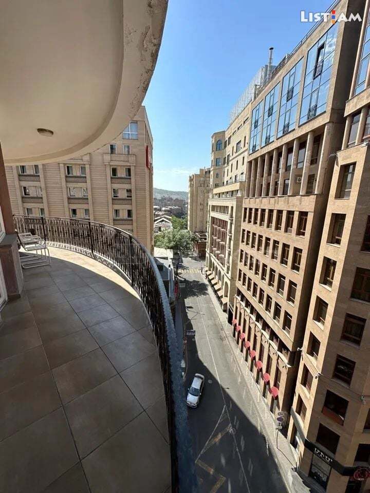 3 Սենյականոց Բնակարան, 200քմ, 7/9 հարկ, Դիզայներական Վերանորոգված