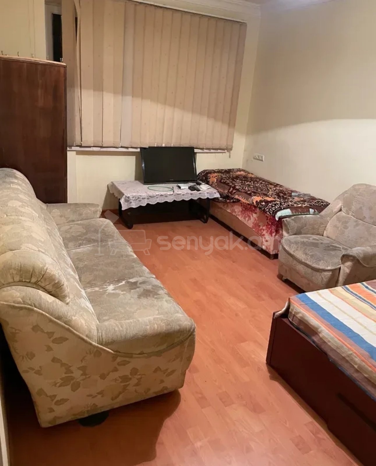 1 Սենյականոց Բնակարան Քարե Շենքում, 40քմ, 2/5 հարկ, Նորմալ Վիճակում, Կահավորված