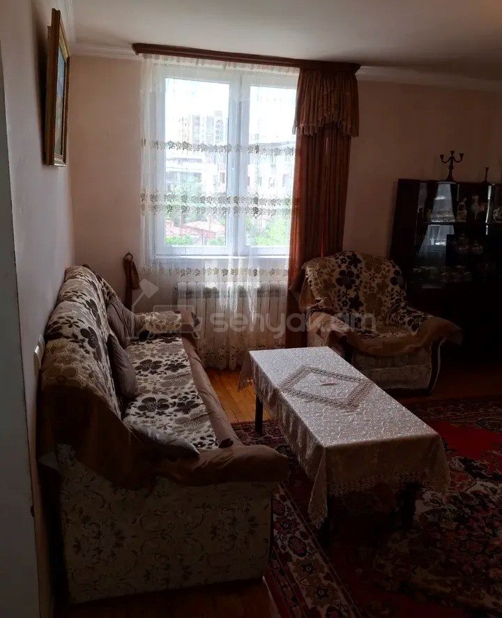 3 Սենյականոց Բնակարան Քարե Շենքում, 74քմ, 4/4 հարկ, Կապիտալ Վերանորոգված