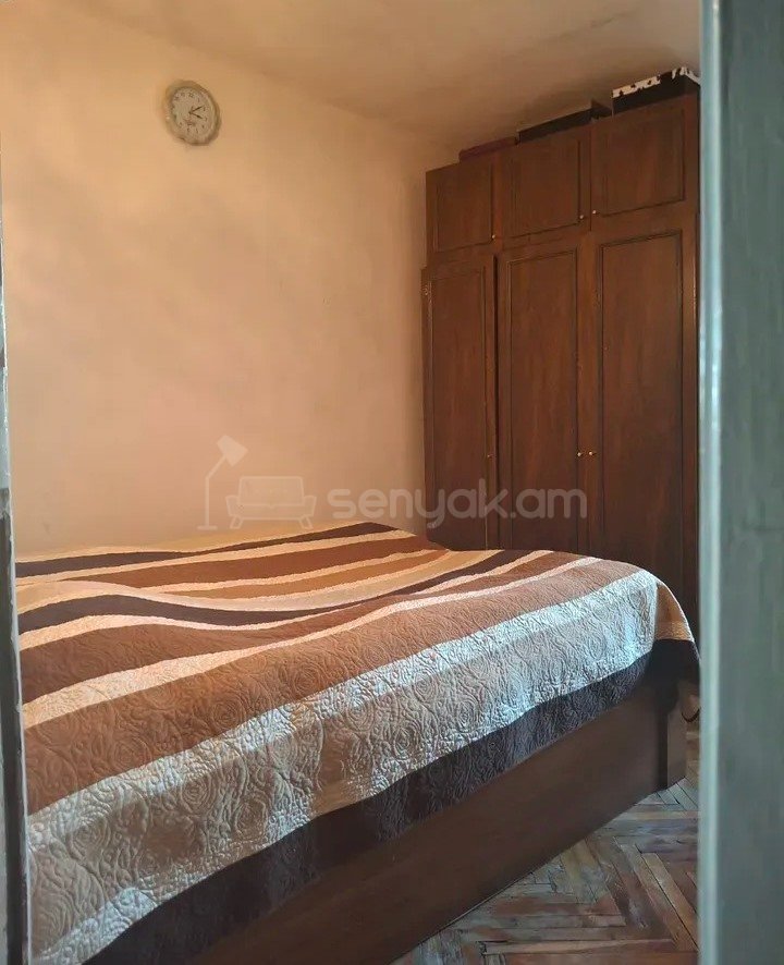 3 Սենյականոց Բնակարան Քարե Շենքում, 74քմ, 4/4 հարկ, Կապիտալ Վերանորոգված