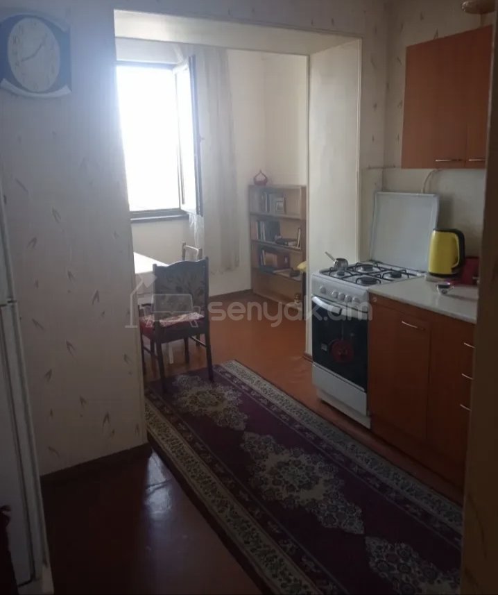 1 Սենյականոց Բնակարան Քարե Շենքում, 45քմ, 3/4 հարկ, Նորմալ Վիճակում, Կահավորված