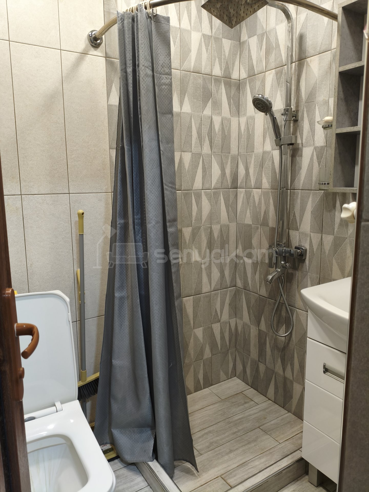 2 Սենյականոց Բնակարան Քարե Շենքում, 54քմ, 5/5 հարկ, Կապիտալ Վերանորոգված, Կահավորված, Արևկող