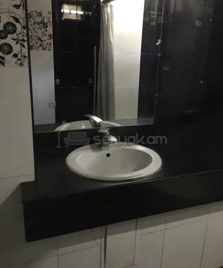 2 Սենյականոց Բնակարան Քարե Շենքում, 55քմ, 1/9 հարկ, Կապիտալ Վերանորոգված, Կահավորված