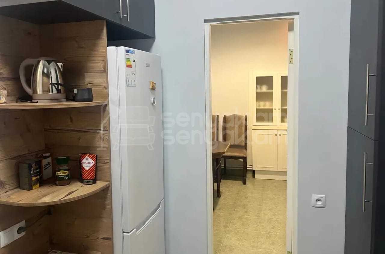 3 Սենյականոց Բնակարան Քարե Շենքում, 70քմ, 3/4 հարկ, Կապիտալ Վերանորոգված, Կահավորված