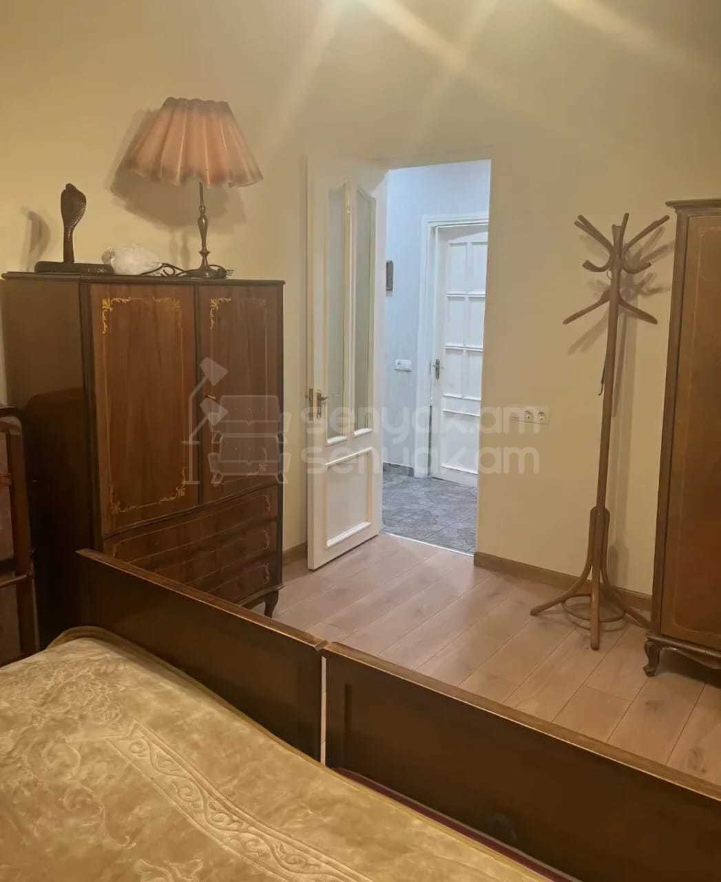 3 Սենյականոց Բնակարան Քարե Շենքում, 70քմ, 3/4 հարկ, Կապիտալ Վերանորոգված, Կահավորված