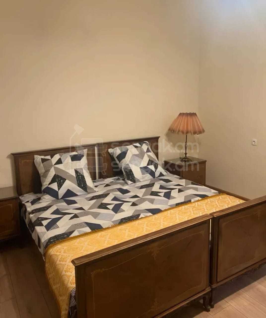 3 Սենյականոց Բնակարան Քարե Շենքում, 70քմ, 3/4 հարկ, Կապիտալ Վերանորոգված, Կահավորված