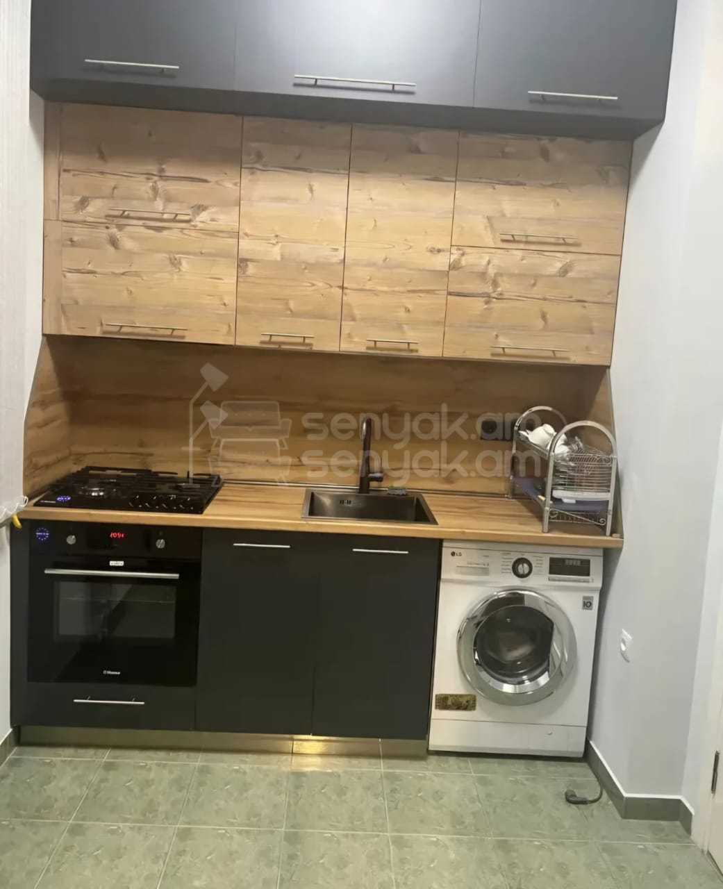 3 Սենյականոց Բնակարան Քարե Շենքում, 70քմ, 3/4 հարկ, Կապիտալ Վերանորոգված, Կահավորված