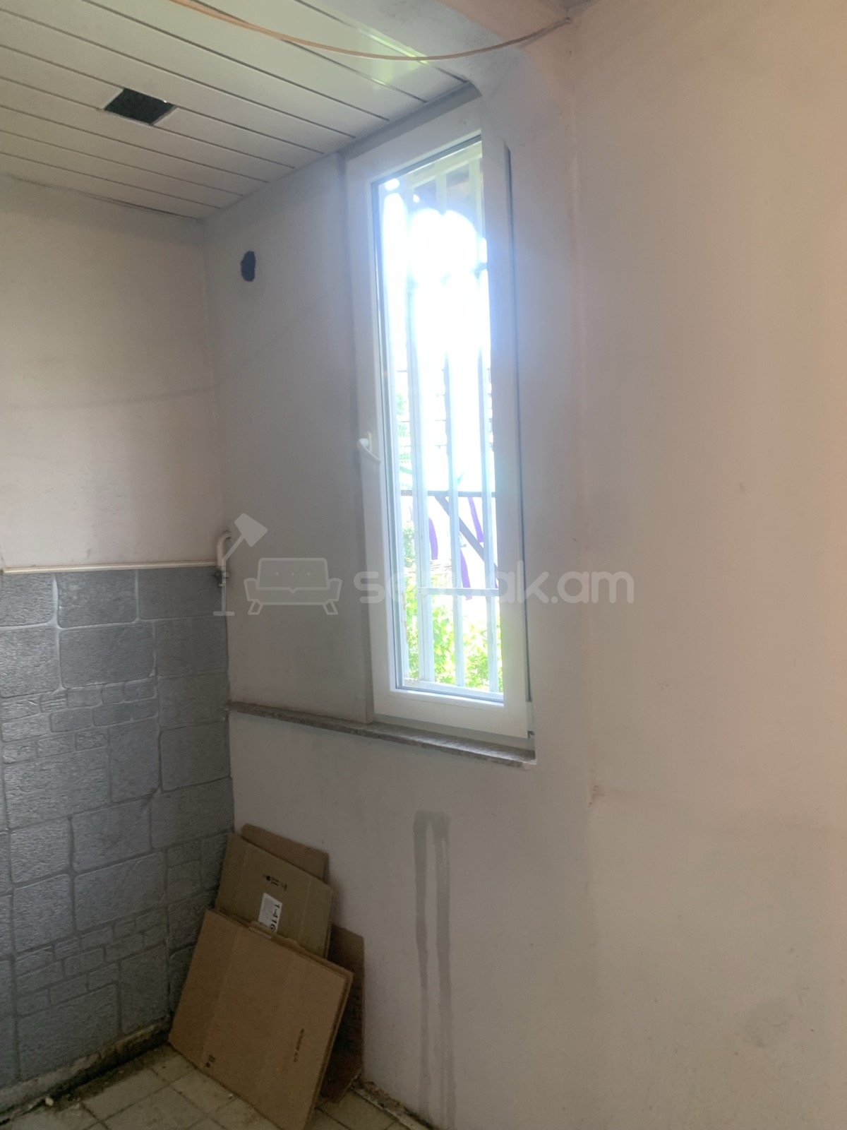 2 Սենյականոց Բնակարան Քարե Շենքում, 40քմ, 1/5 հարկ, Կոսմետիկ Վերանորոգված