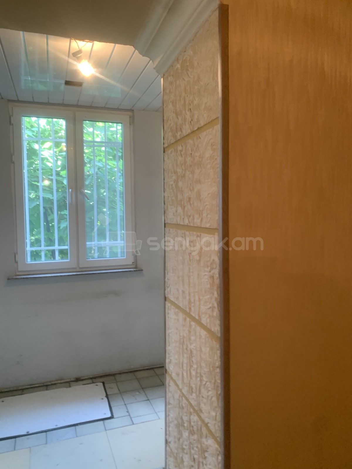 2 Սենյականոց Բնակարան Քարե Շենքում, 40քմ, 1/5 հարկ, Կոսմետիկ Վերանորոգված