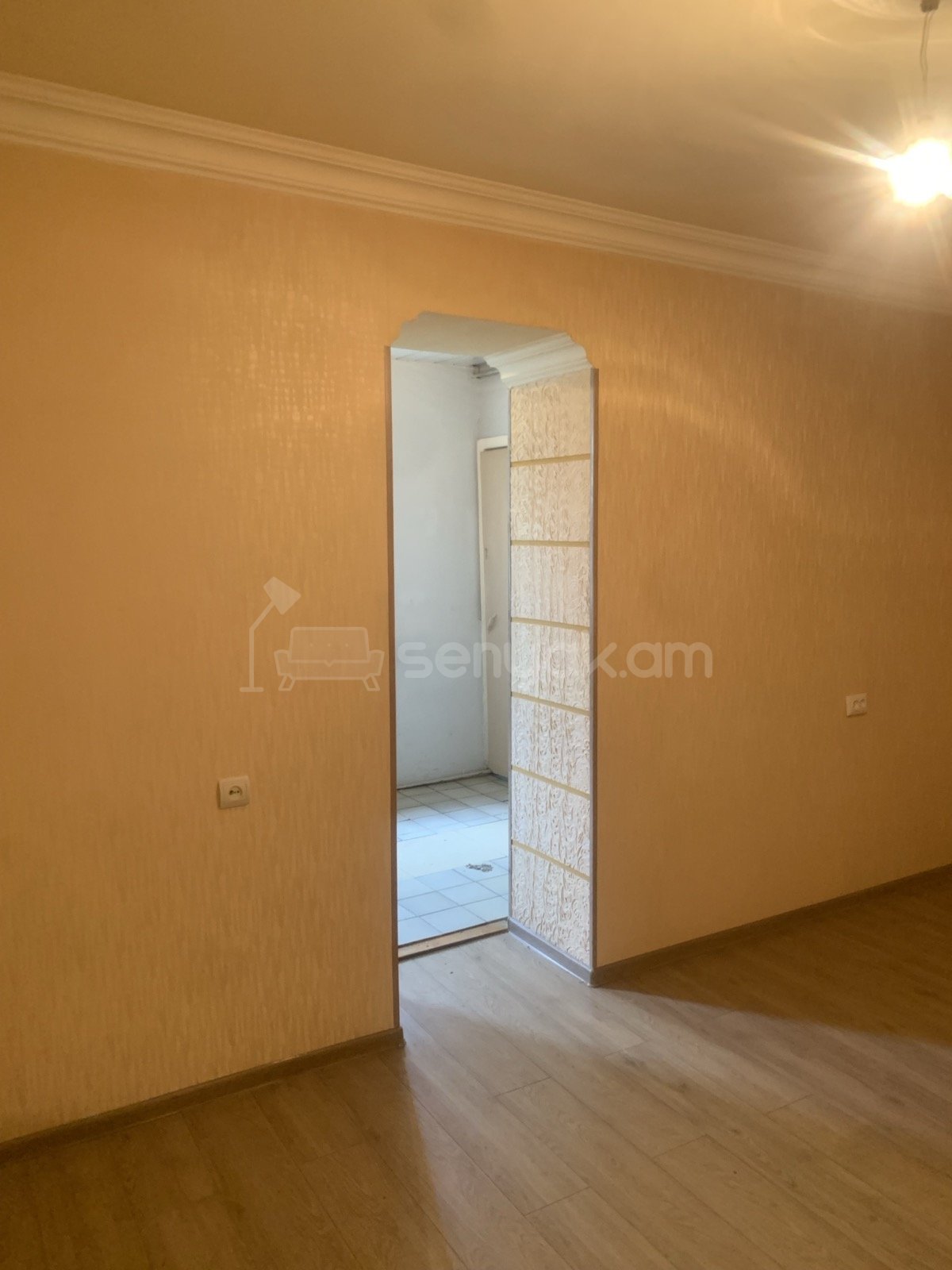 2 Սենյականոց Բնակարան Քարե Շենքում, 40քմ, 1/5 հարկ, Կոսմետիկ Վերանորոգված