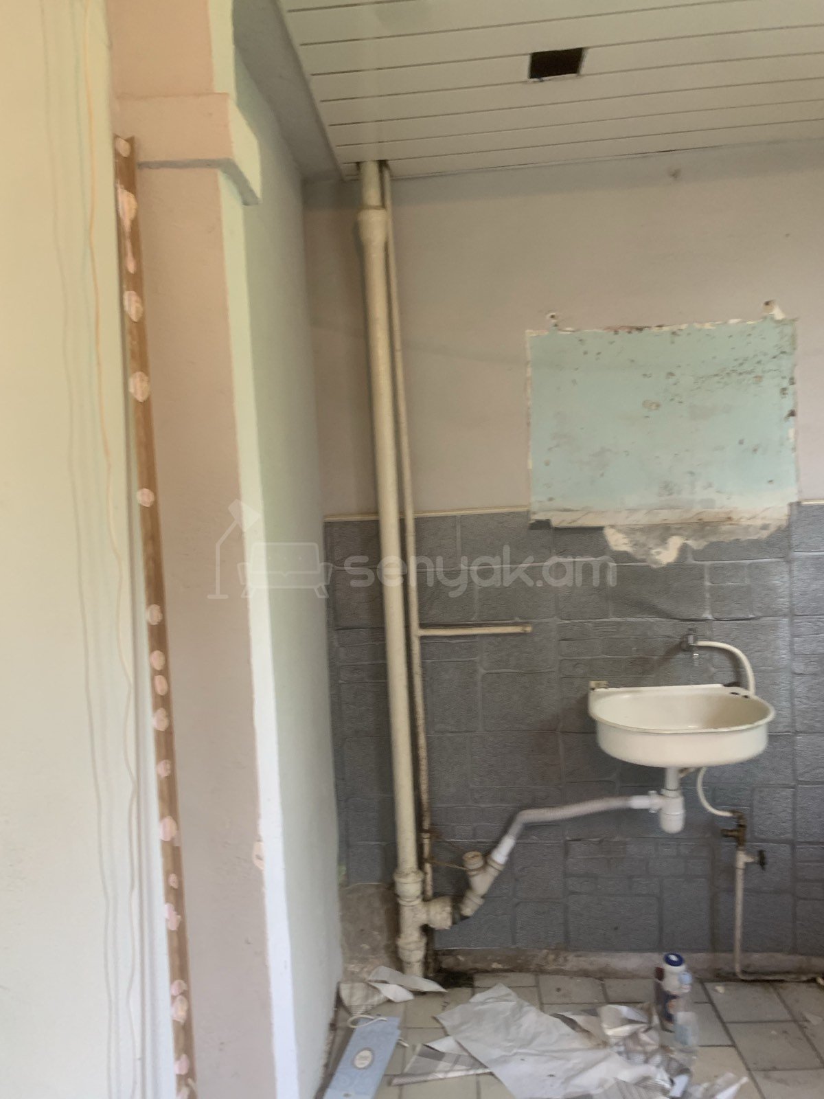 2 Սենյականոց Բնակարան Քարե Շենքում, 40քմ, 1/5 հարկ, Կոսմետիկ Վերանորոգված