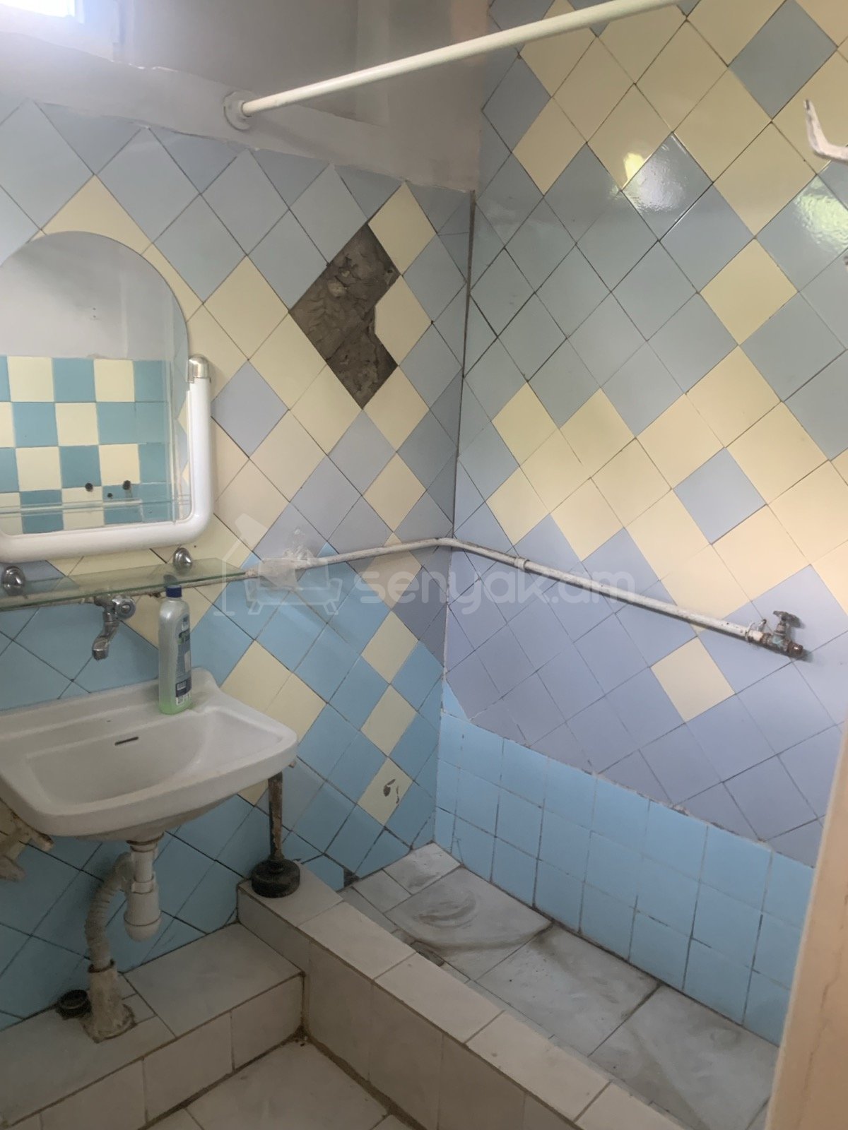2 Սենյականոց Բնակարան Քարե Շենքում, 40քմ, 1/5 հարկ, Կոսմետիկ Վերանորոգված