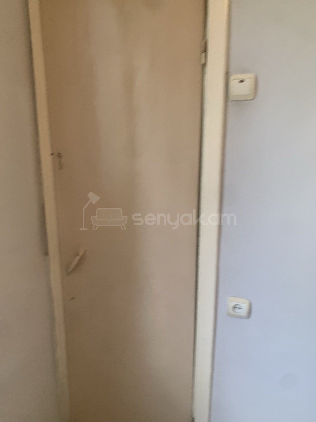 2 Սենյականոց Բնակարան Քարե Շենքում, 40քմ, 1/5 հարկ, Կոսմետիկ Վերանորոգված