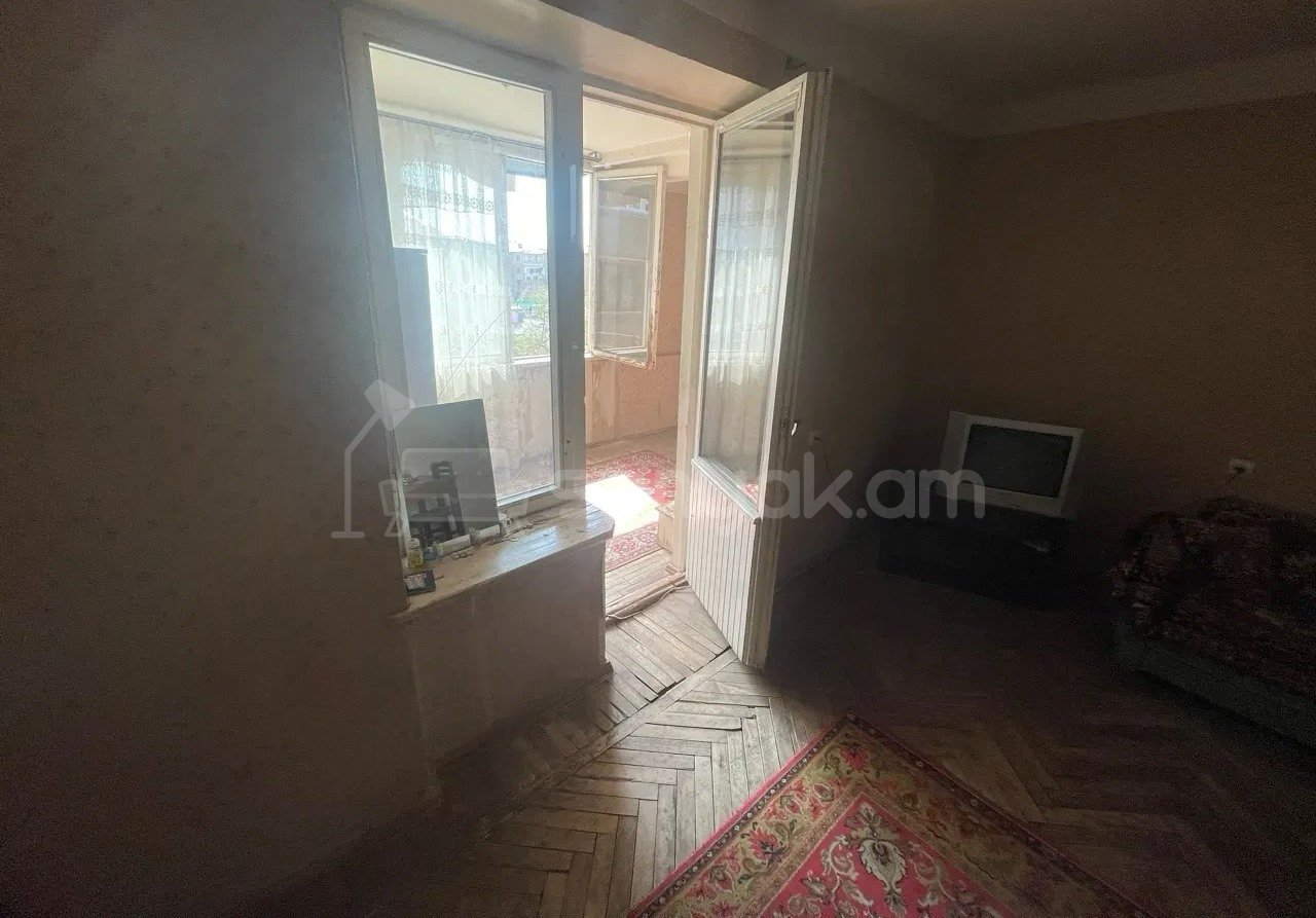 2 Սենյականոց Բնակարան Քարե Շենքում, 48քմ, 4/5 հարկ, Կոսմետիկ Վերանորոգված