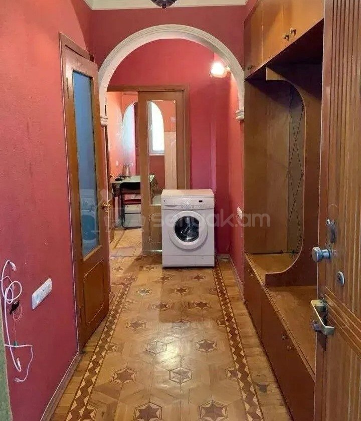 1 Սենյականոց Բնակարան Քարե Շենքում, 48քմ, 4/5 հարկ, Նորմալ Վիճակում