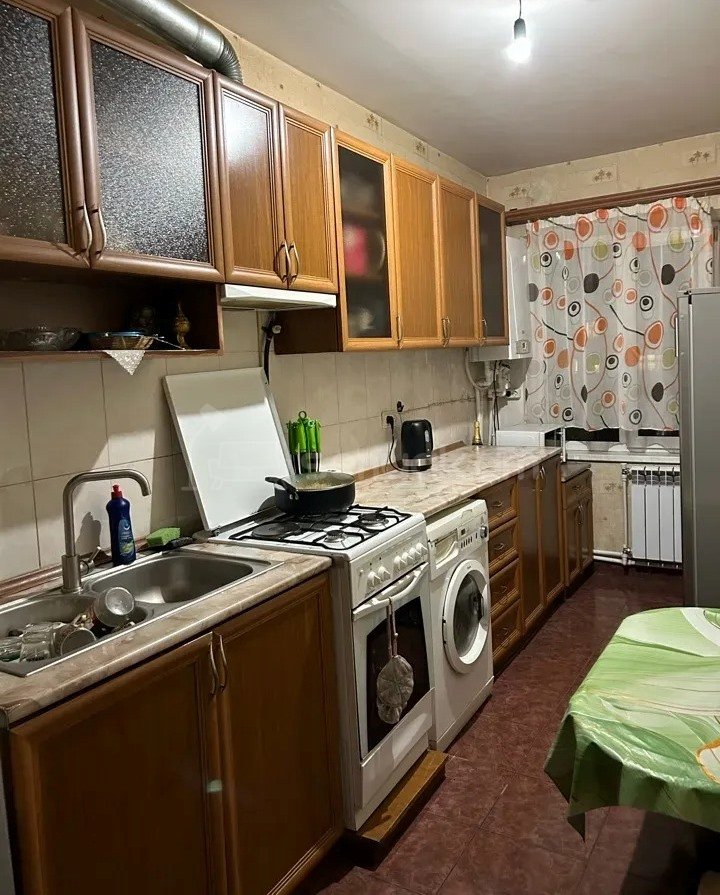 3 Սենյականոց Բնակարան, 75քմ, 7/9 հարկ, Նորմալ Վիճակում