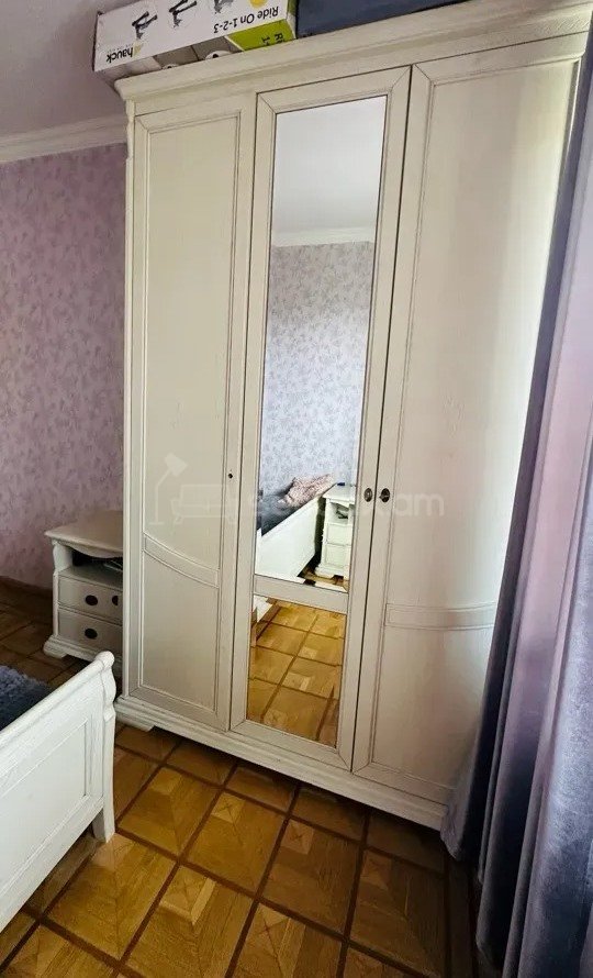 3 Սենյականոց Բնակարան Քարե Շենքում, 74քմ, 4/5 հարկ, Նորմալ Վիճակում