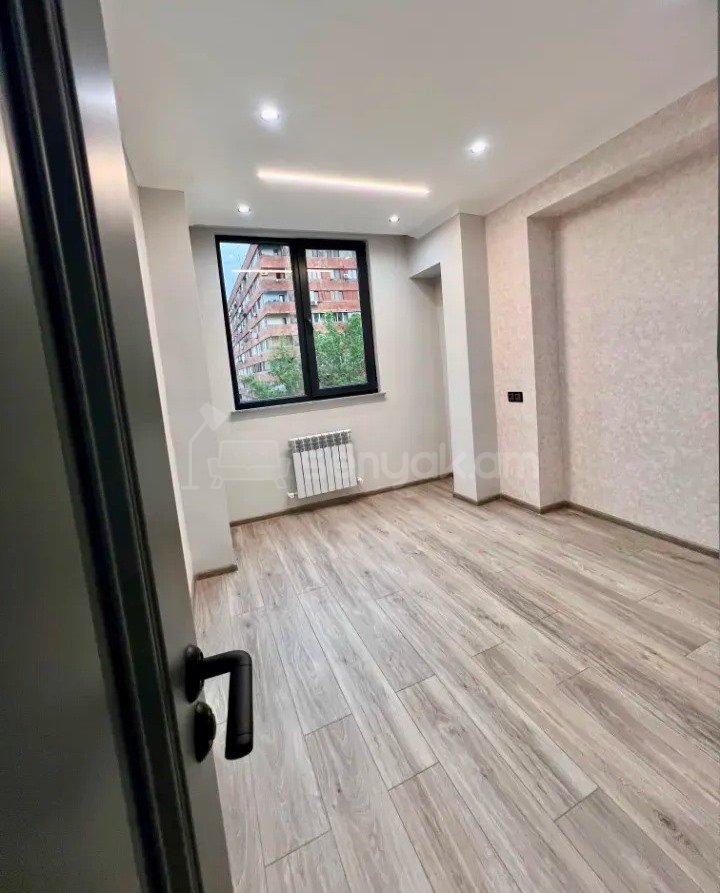2 Սենյականոց Բնակարան, 42քմ, 5/9 հարկ, Կապիտալ Վերանորոգված