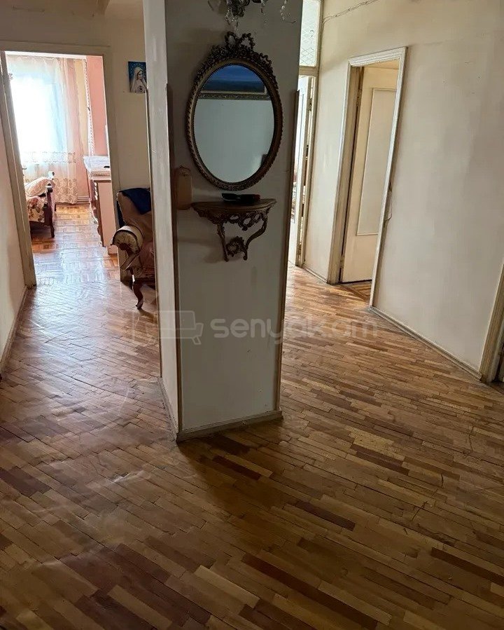 3 Սենյականոց Բնակարան, 83քմ, 3/14 հարկ, Նորմալ Վիճակում
