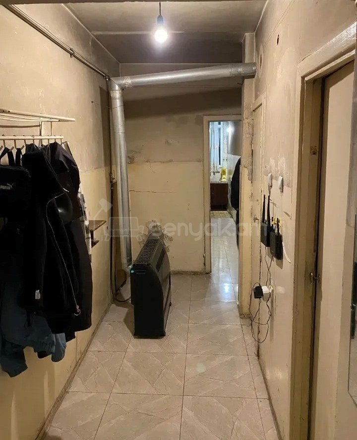 3 Սենյականոց Բնակարան Քարե Շենքում, 82քմ, 2/5 հարկ, Պետական Վիճակում