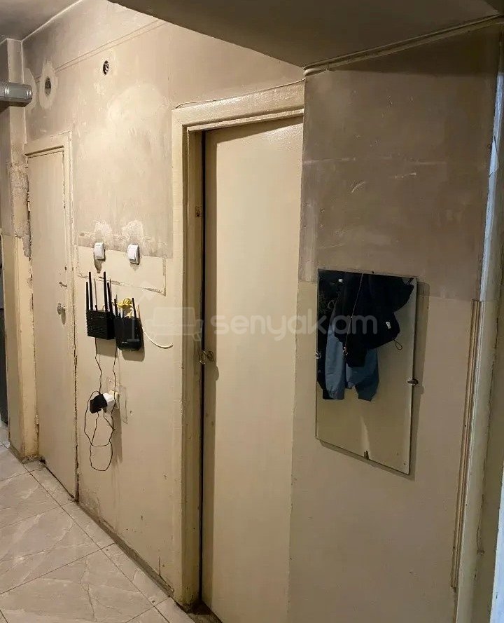 3 Սենյականոց Բնակարան Քարե Շենքում, 82քմ, 2/5 հարկ, Պետական Վիճակում