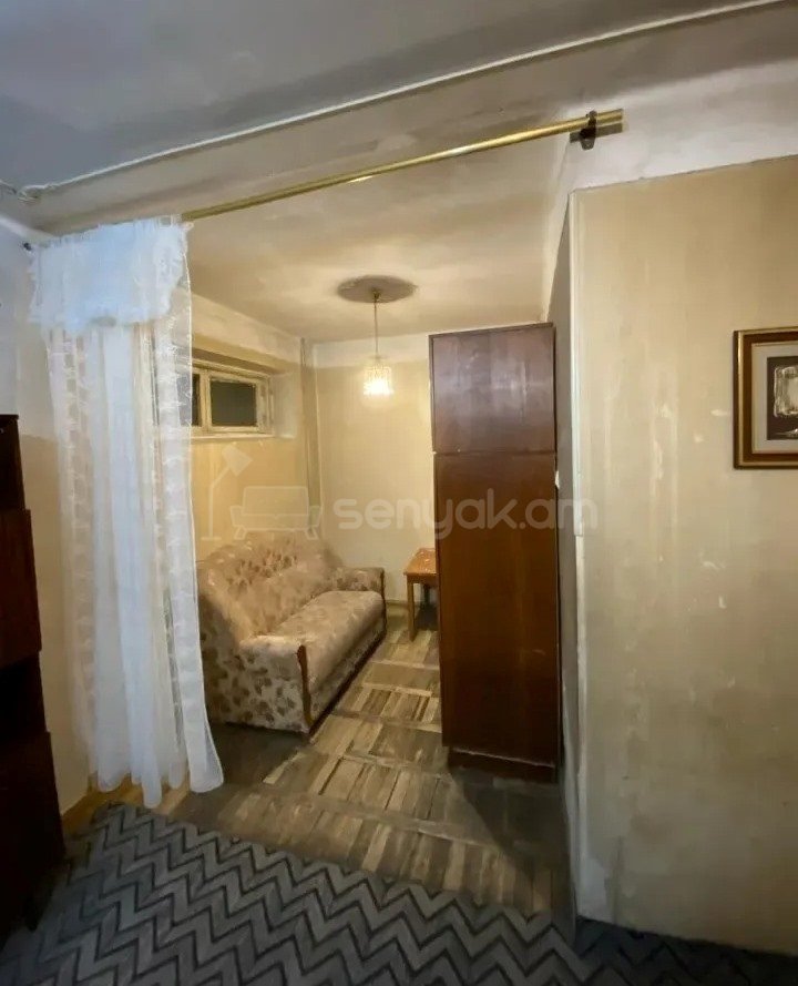 3 Սենյականոց Բնակարան Քարե Շենքում, 82քմ, 2/5 հարկ, Պետական Վիճակում