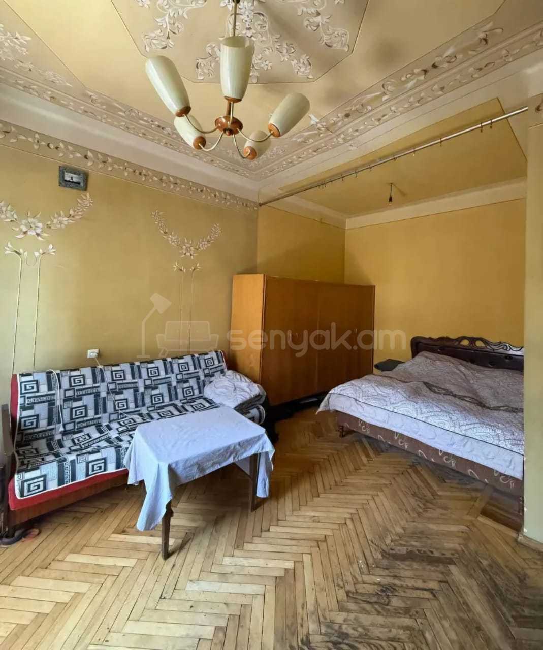 1 Սենյականոց Բնակարան Քարե Շենքում, 38քմ, 4/6 հարկ, Նորմալ Վիճակում, Կահավորված