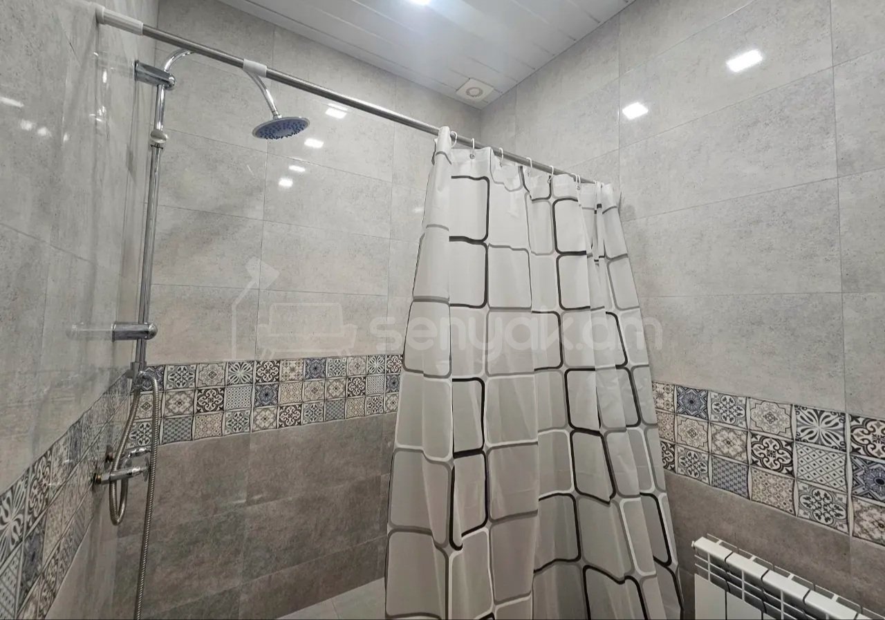 3 Սենյականոց Բնակարան, 98քմ, 10/10 հարկ, Կապիտալ Վերանորոգված, Կահավորված