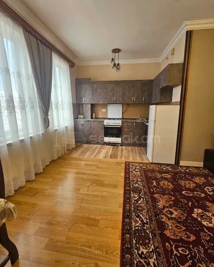 3 Սենյականոց Բնակարան, 98քմ, 10/10 հարկ, Կապիտալ Վերանորոգված, Կահավորված