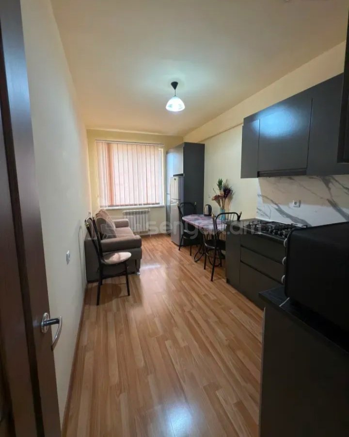 2 Սենյականոց Բնակարան Նորակառույցում, 40քմ, 8/9 հարկ, Կապիտալ Վերանորոգված, Կահավորված, Արևկող