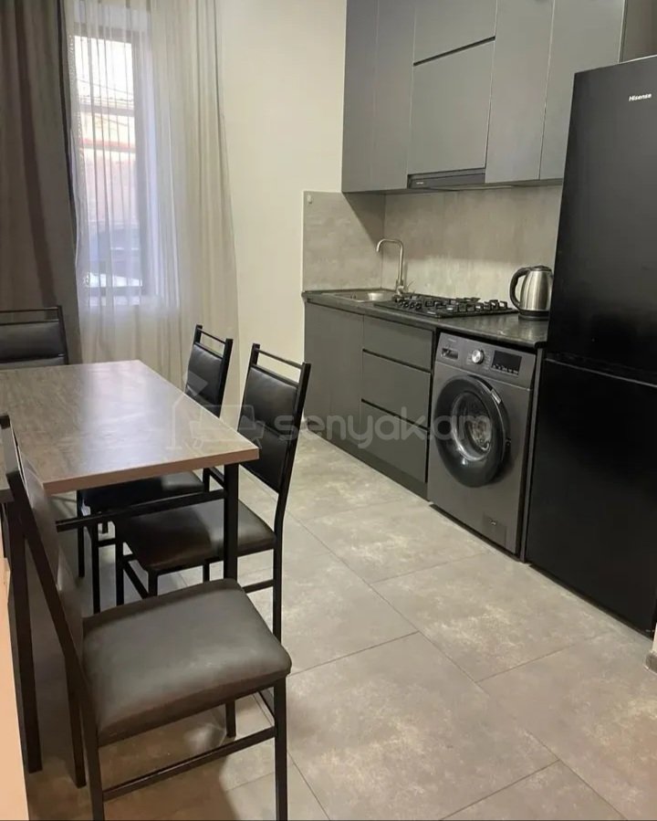 2 Սենյականոց Բնակարան Քարե Շենքում, 40քմ, 1/2 հարկ, Կապիտալ Վերանորոգված, Կահավորված
