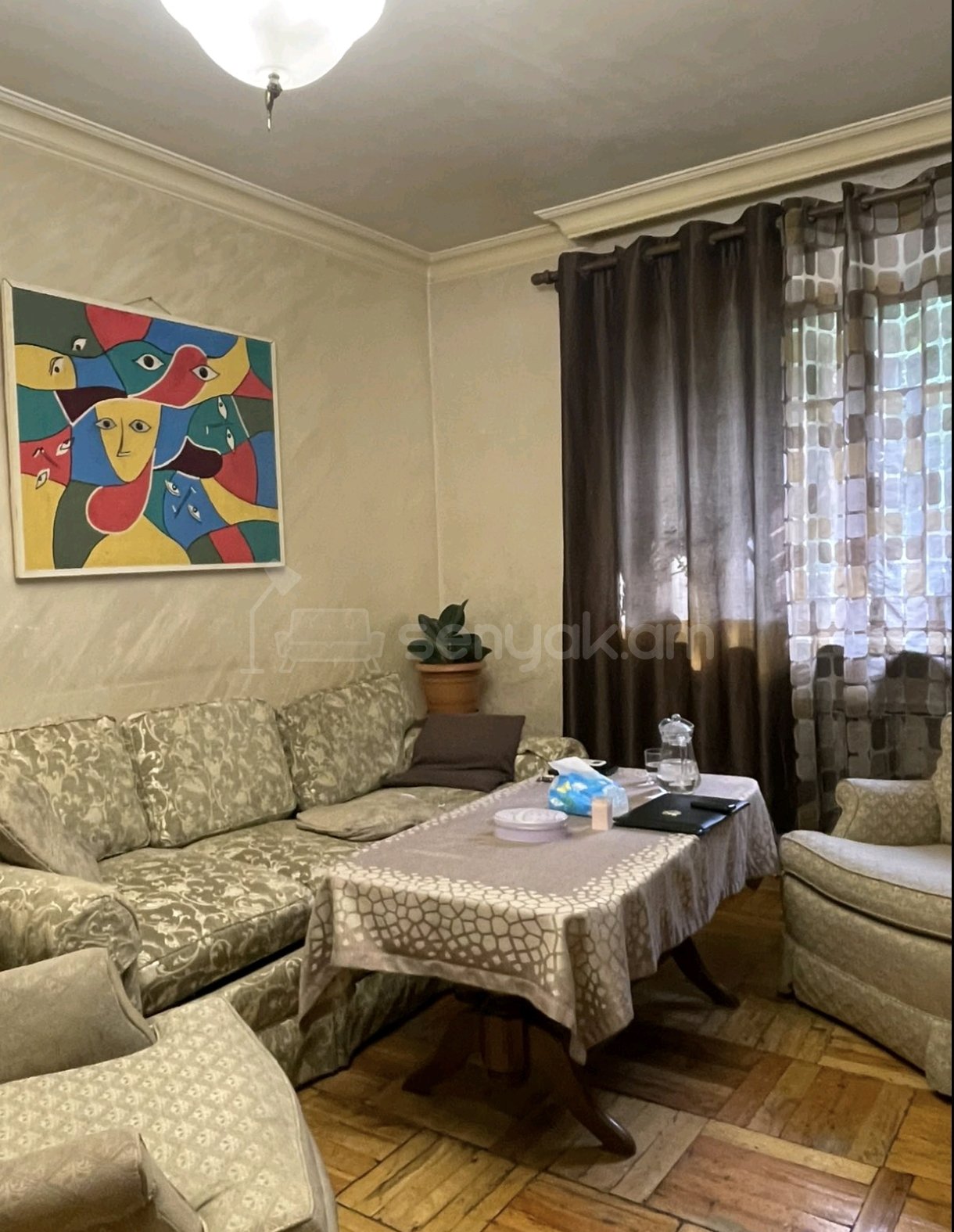 1 Սենյականոց Բնակարան Քարե Շենքում, 44քմ, 2/5 հարկ, Նորմալ Վիճակում, Կահավորված