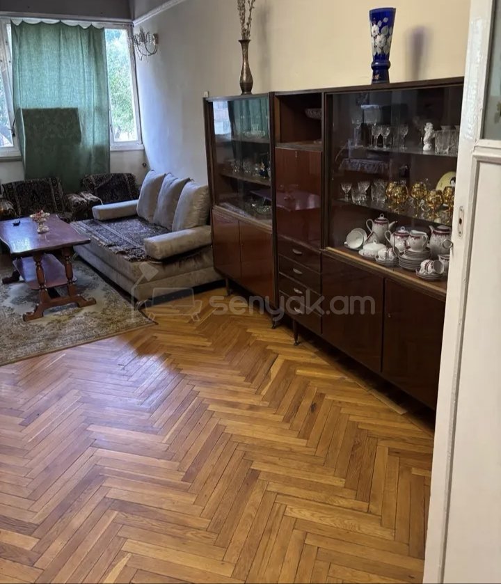1 Սենյականոց Բնակարան, 45քմ, 2/5 հարկ, Նորմալ Վիճակում, Կահավորված, Արևկող