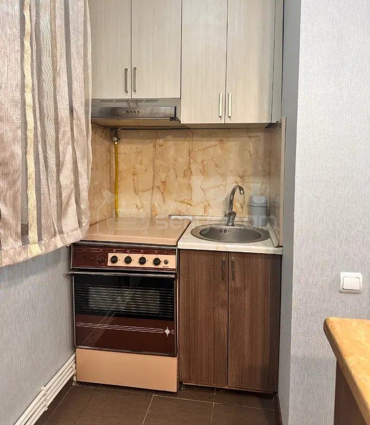 2 Սենյականոց Բնակարան Քարե Շենքում, 67քմ, 3/5 հարկ, Կապիտալ Վերանորոգված, Կահավորված