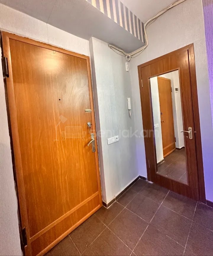 2 Սենյականոց Բնակարան Քարե Շենքում, 67քմ, 3/5 հարկ, Կապիտալ Վերանորոգված, Կահավորված
