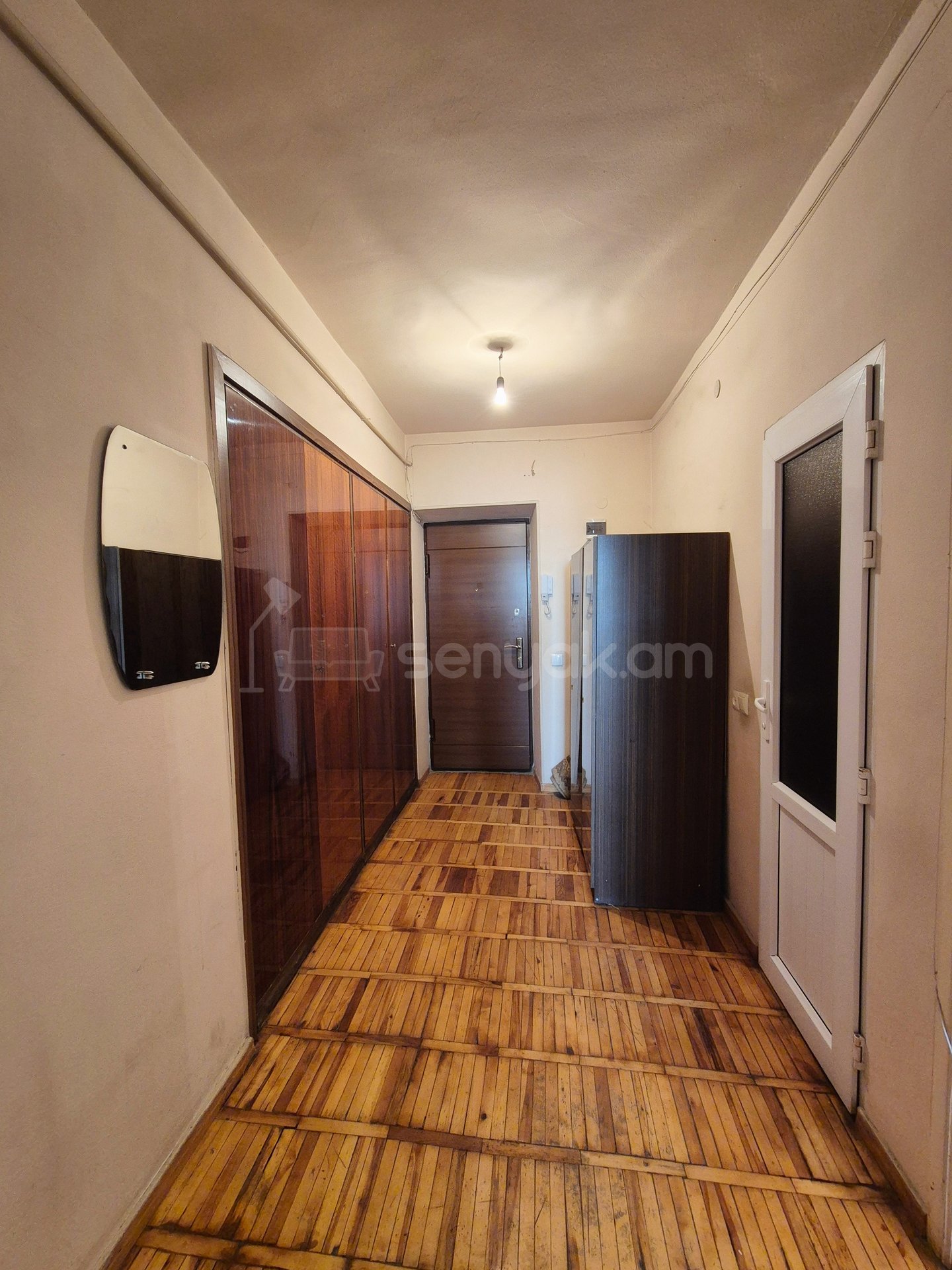 1 Սենյականոց Բնակարան Քարե Շենքում, 48քմ, 4/5 հարկ, Կոսմետիկ Վերանորոգված