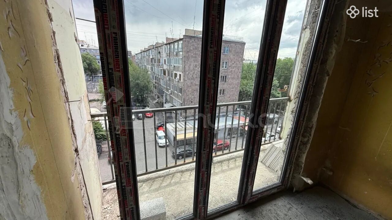 2 Սենյականոց Բնակարան Քարե Շենքում, 62քմ, 4/5 հարկ, Պետական Վիճակում