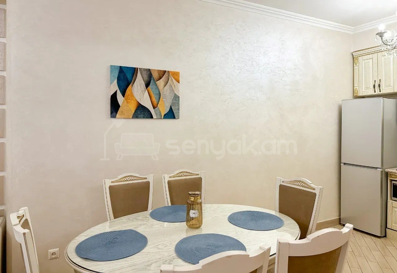 3 Սենյականոց Բնակարան, 72քմ, 3/5 հարկ, Կապիտալ Վերանորոգված