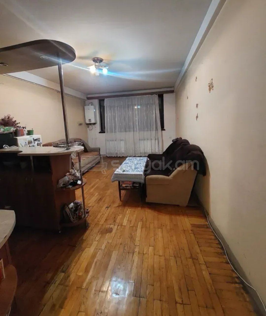 2 Սենյականոց Բնակարան Քարե Շենքում, 50քմ, 7/7 հարկ, Նորմալ Վիճակում, Կահավորված