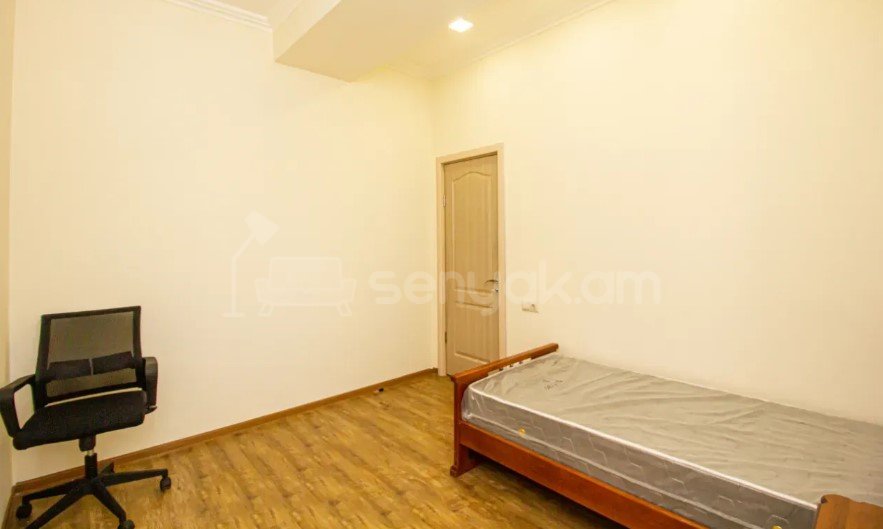 3 Սենյականոց Բնակարան Նորակառույցում, 70քմ, 3/11 հարկ, Կապիտալ Վերանորոգված, Կահավորված