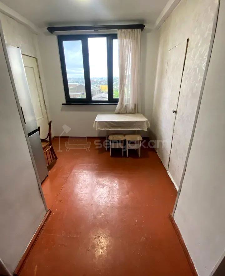 3 Սենյականոց Բնակարան Քարե Շենքում, 57քմ, 5/5 հարկ, Կոսմետիկ Վերանորոգված