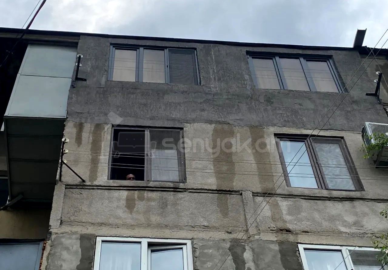 3 Սենյականոց Բնակարան Քարե Շենքում, 57քմ, 5/5 հարկ, Կոսմետիկ Վերանորոգված